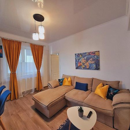 Apartament Gabrox นาโวดาริ ภายนอก รูปภาพ
